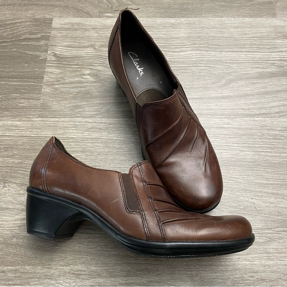 Clarks Brown Genuine Leather Slip-On Sculpted Heel Shoes Womens Size 7.5